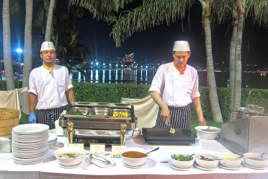 Dusit Pattaya Barbecue-Buffet