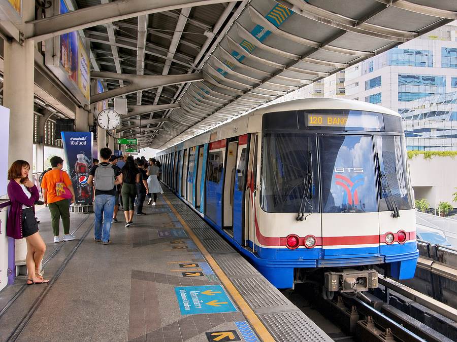BTS-Skytrain-Zug in Bangkok