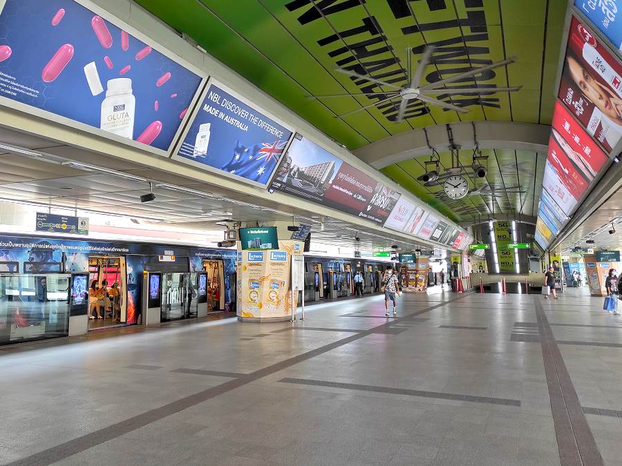 Bahnsteig der BTS-Station Siam in Bangkok