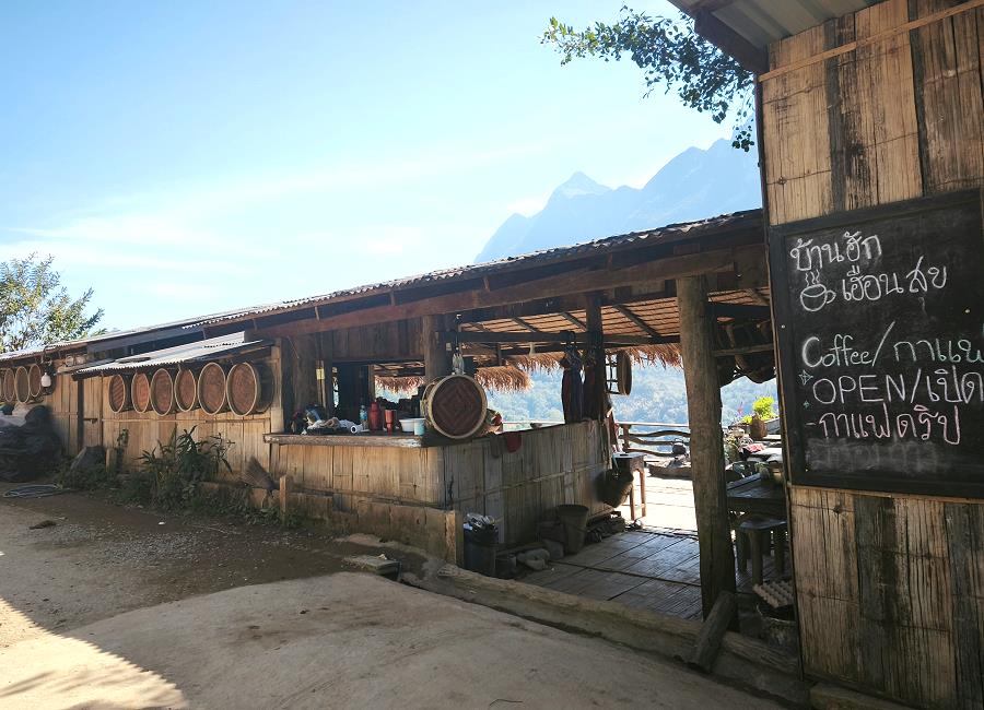 Gemütliches Café am Doi Luang Chiang Dao Viewpoint