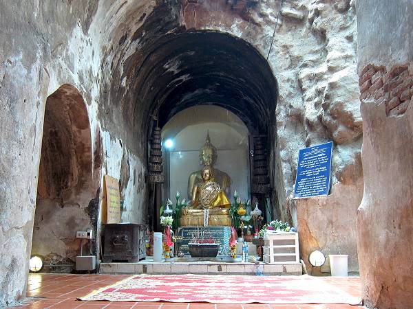 Wat Umong Chiang Mai