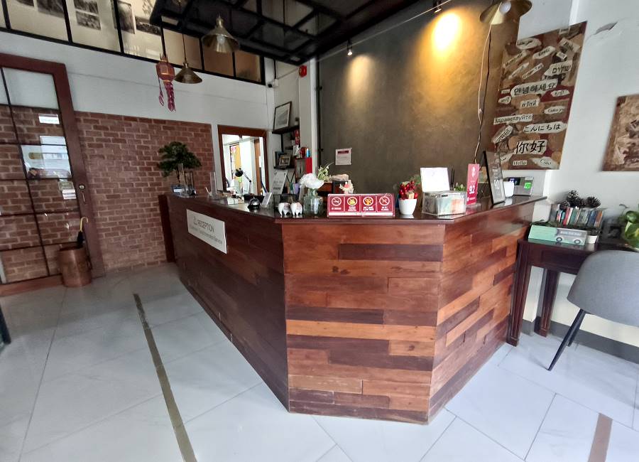 Rezeption im The Old City Wall Inn Chiang Mai