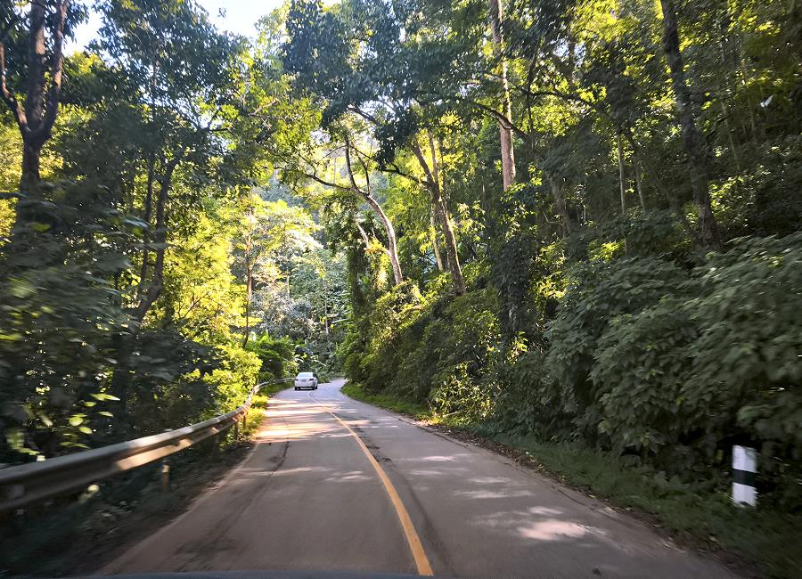 Steile Straße 3024 zum Doi Luang Viewpoint