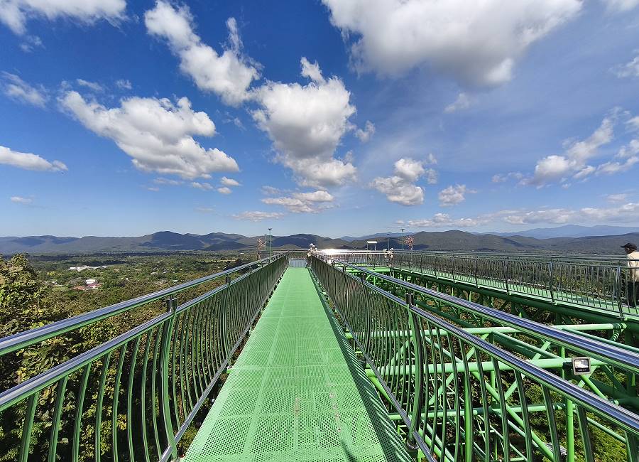 Skywalk am Wat Phra That Doi Saket bei Chiang Mai