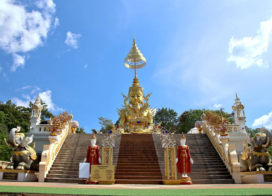 Buddha-Statue im Wat Phra That Doi Saket bei Chiang Mai