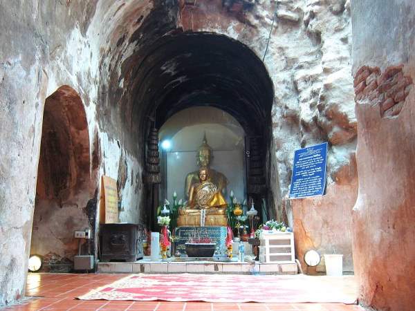 Wat Umong Chiang Mai