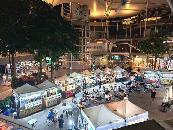 Streetfood Avenue Pattaya Soi Buakhao Durchgang