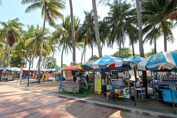Restaurant Bang Saen Beach