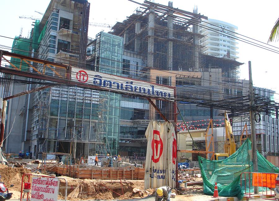 Rohbau Central Festival Pattaya im Jahr 2008