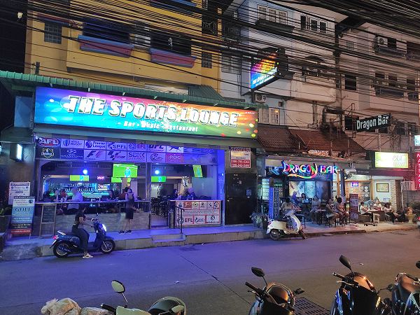 Dragon Bar und Sportslounge Soi Buakhao