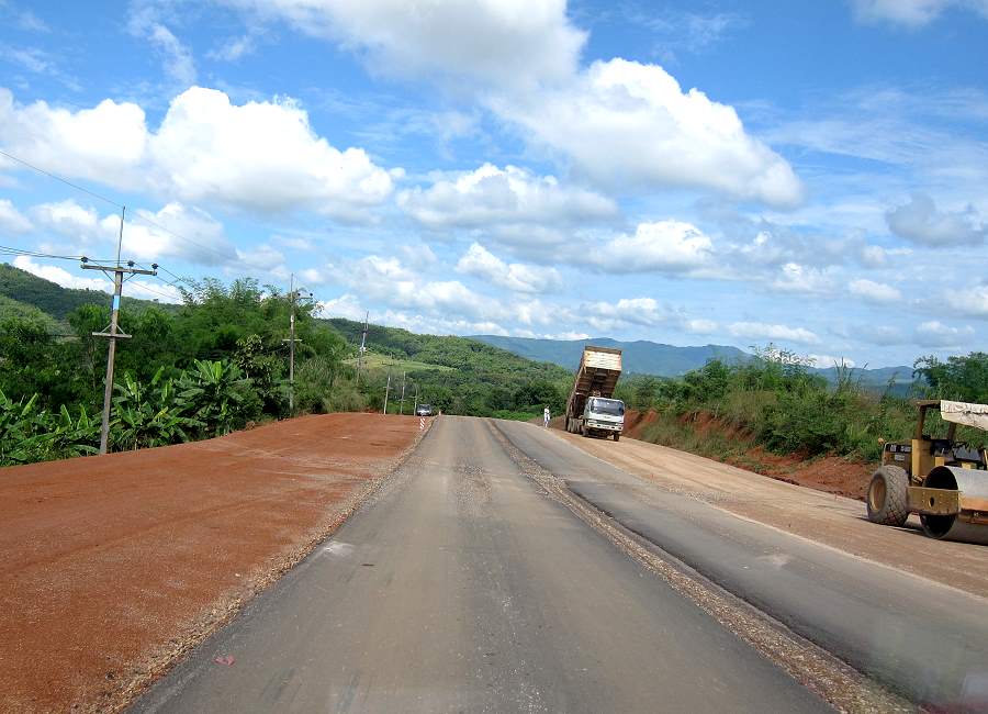 Straßenbau in Thailand