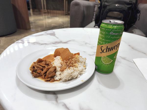 Thai Food in der Miracle First Class Lounge am Flughafen Bangkok