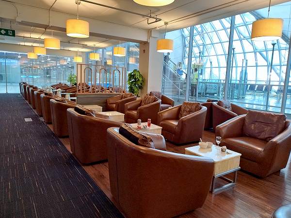 Sitzkomfort Miracle Lounge Flughafen Bangkok Suvarnabhumi