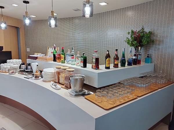 Alkohol Miracle Lounge Flughafen Bangkok Suvarnabhumi