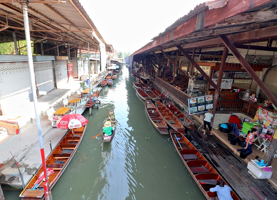 Leerer Floating Market am Nachmittag