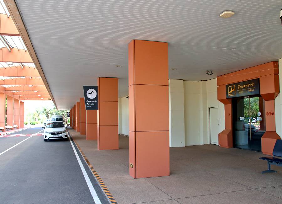 Abflug- und Ankunftsbereich Terminal 1 Buriram Flughafen