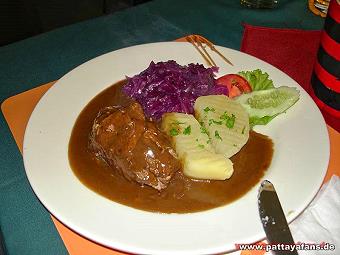 Rouladen mit Rotkohl Pattaya
