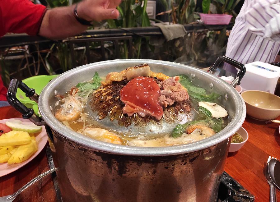 Thai Barbecue Buffet Mookata im Isaan Thailand