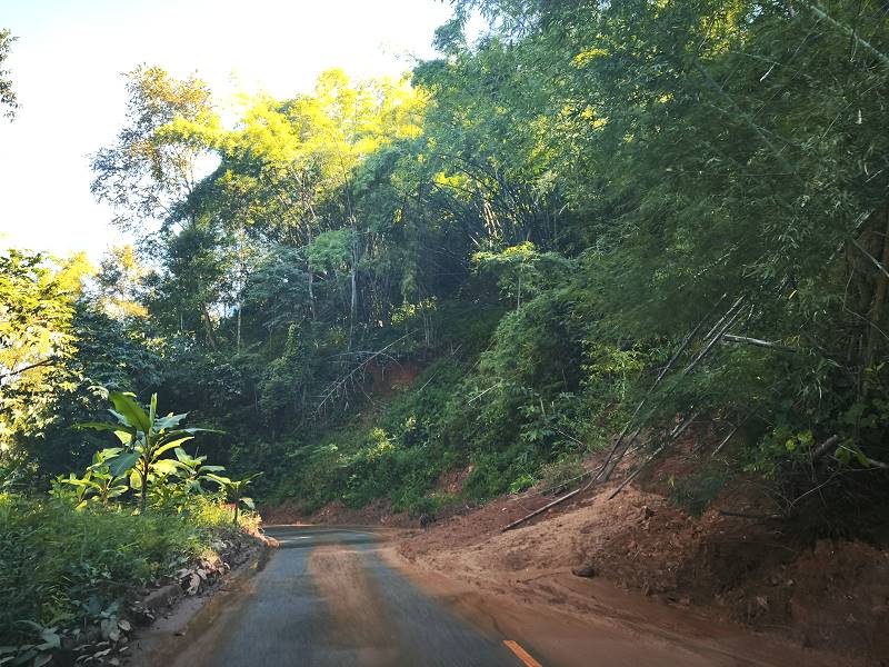 Erdrutsch Bergstraße Nordthailand