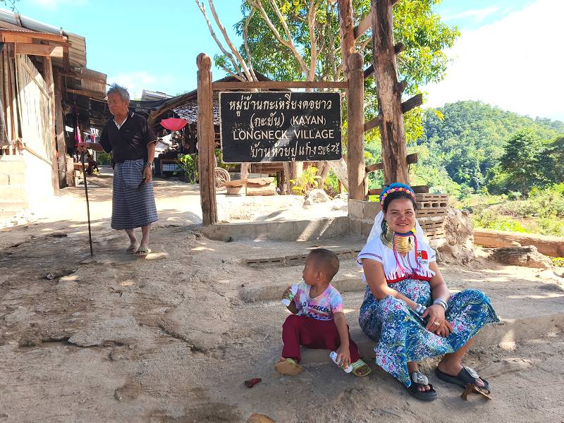 Huay Pu Keng - Kayan Village