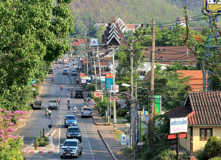 Zentrale Hauptstraße in Mae Hong Son