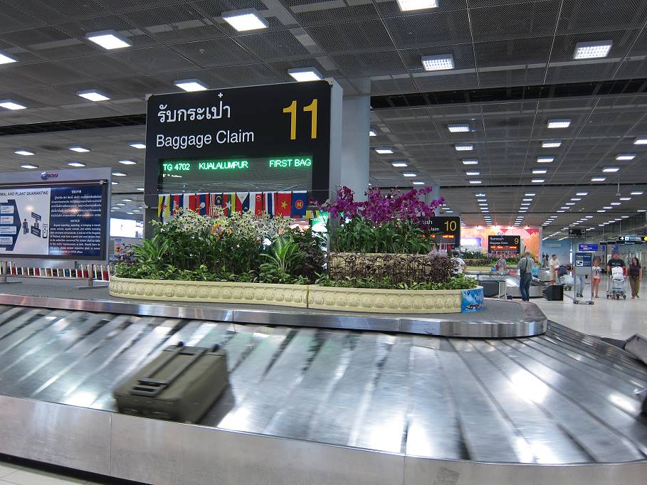 Gepäckband am Flughafen Bangkok nach Ankunft mit Malaysia Airlines