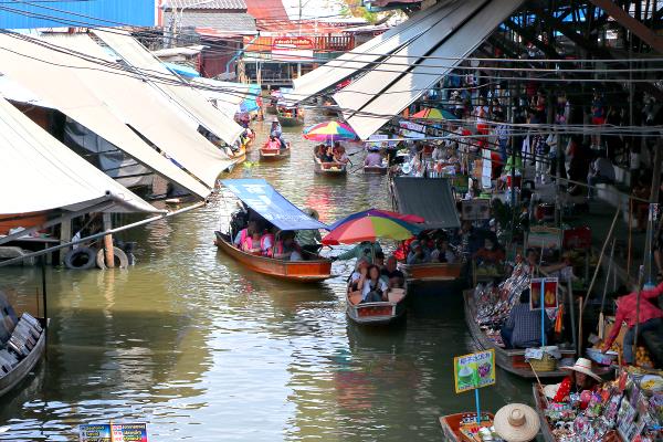 Damnoen Saduak Floating Market