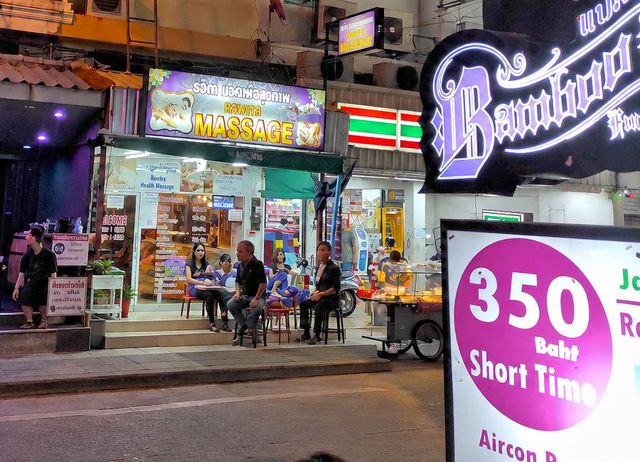 Thai-Massagesalon in der Soi Buakhao in Pattaya