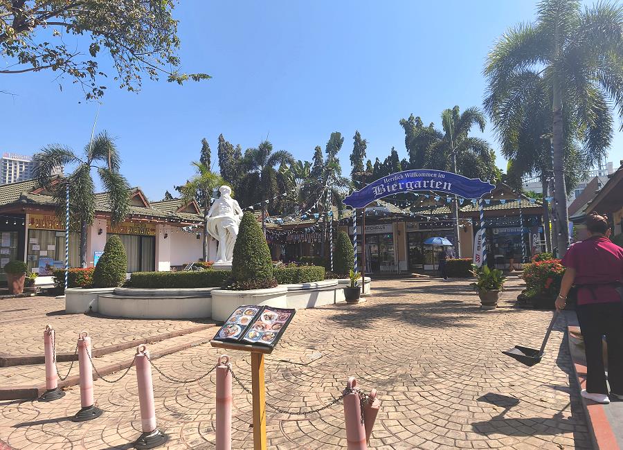Biergarten Naklua Road Pattaya