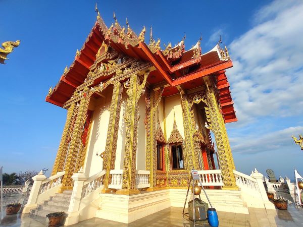 Wat Pa Phu Hai Long