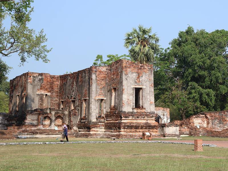 Historische Mauern des Phra Thinang Yen in Lopburi Thailand