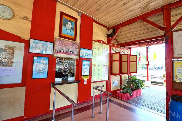 Bahnhof mit nostalgischem Flair in Prachuap Khiri Khan