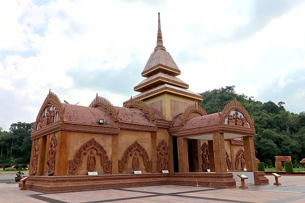 Wat Tham Pu Wa Kanchanaburi