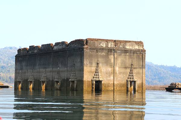 versunkener Tempel Thailand