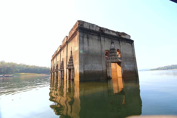 versunkener Tempel Thailand