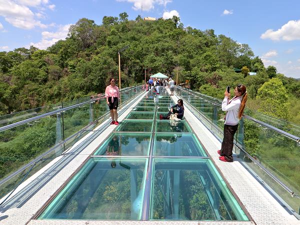 Wat Khao Tabaek Skywalk