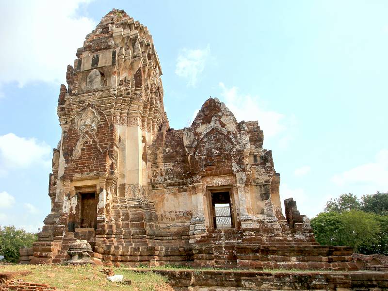 Tempelanlage Wat Phra Sri Rattana Mahathat in der Altstadt von Lopburi