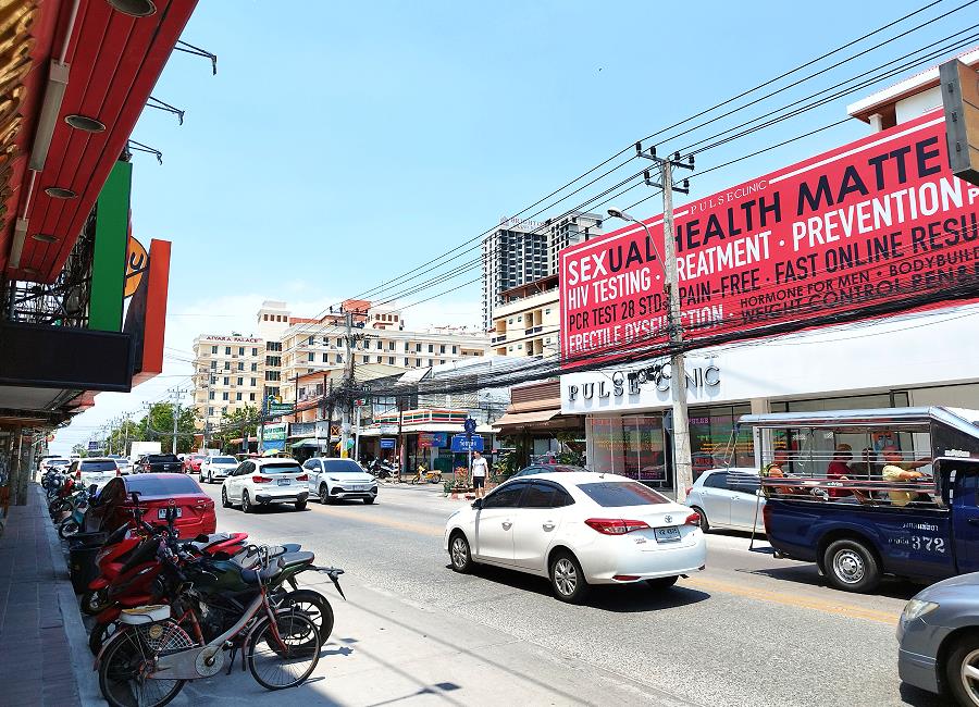 Verkehr auf der Naklua Road in Nord-Pattaya