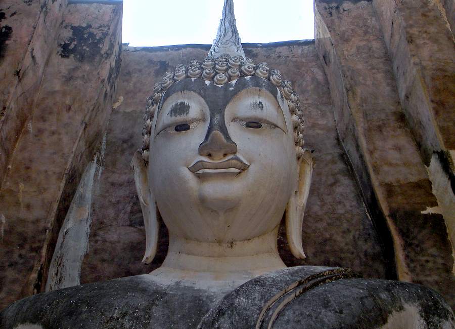 Buddha im Wat Si Chum - Geschichtspark Sukhothai