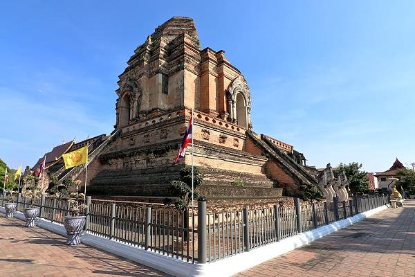 Wat Chedi Luang Chiang Mai