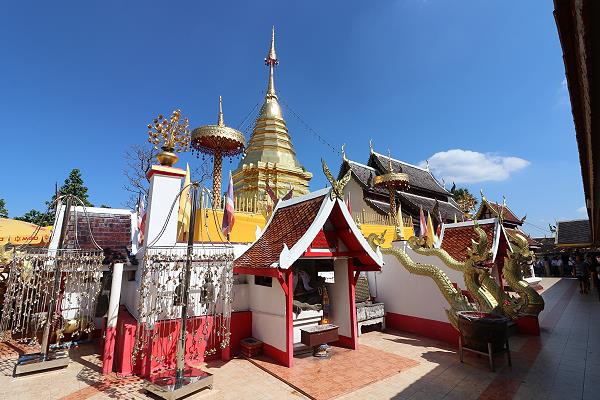 Wat Phra That Doi Kham