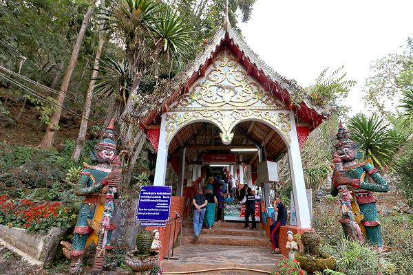 Wat Tham Chiang Dao