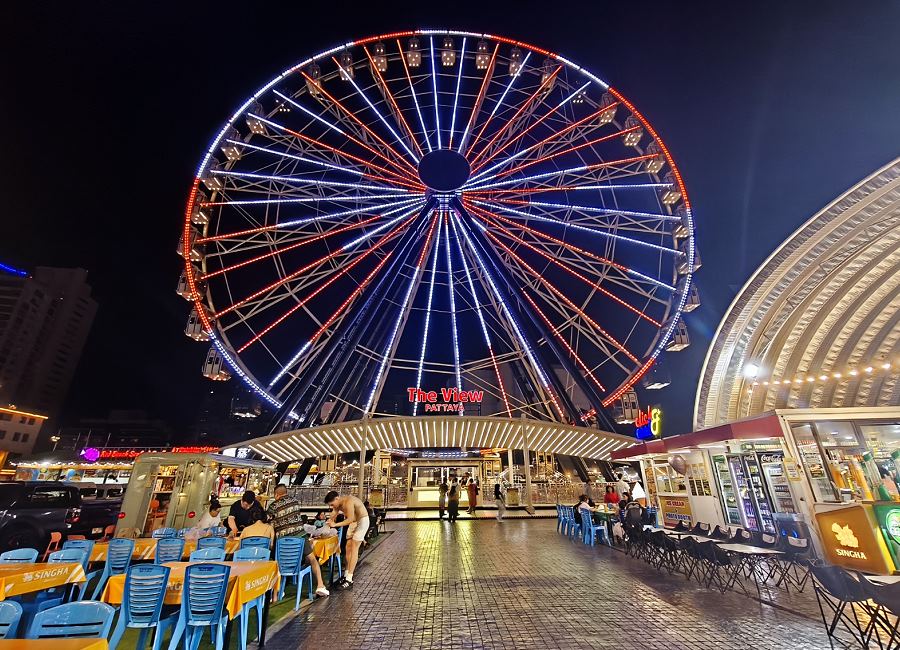 Riesenrad The View Pattaya am Runway Night Market