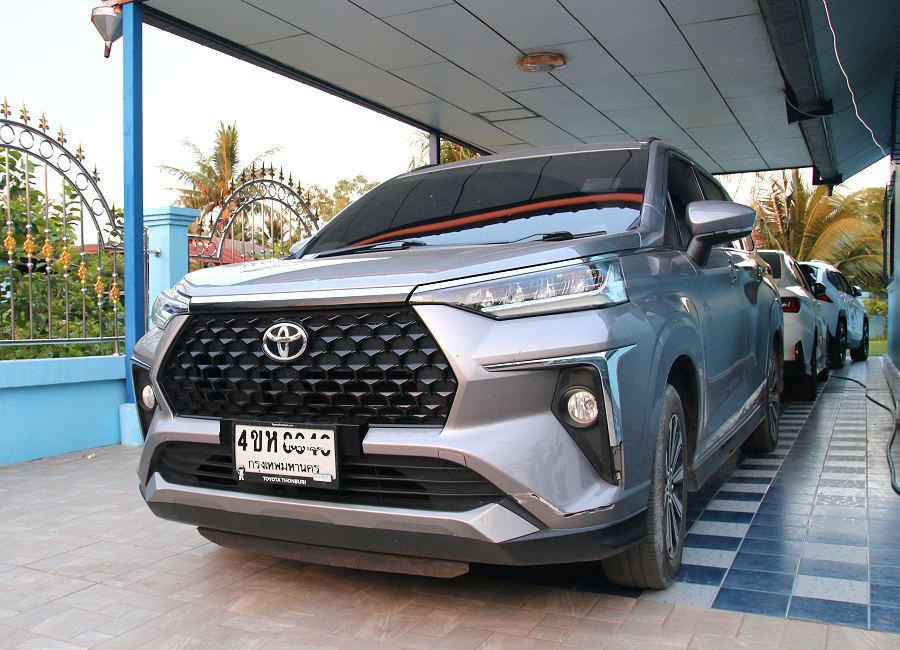 Toyota Veloz Frontansicht Thailand Mietwagen