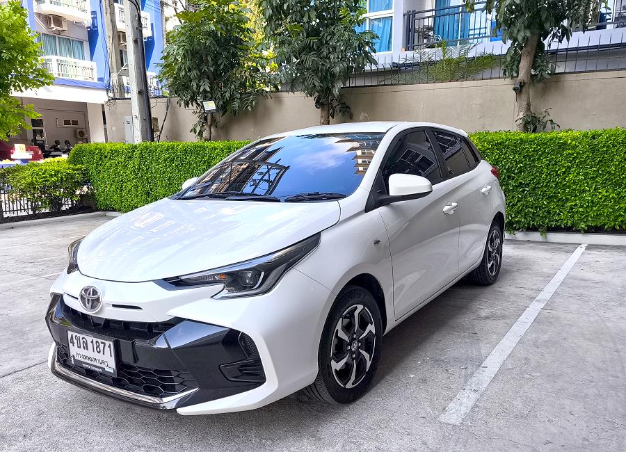 Toyota Yaris Mietwagen Thailand Vorderansicht