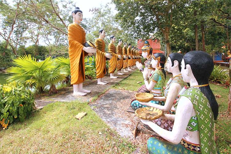 Buddhist Park Wat Chak Yai