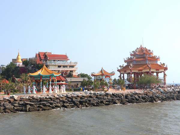 Wat Koh Loi Si Racha