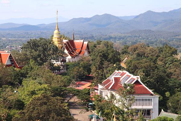 Wat Phra That Doi Saket bei Chiang Mai mit Skywalk