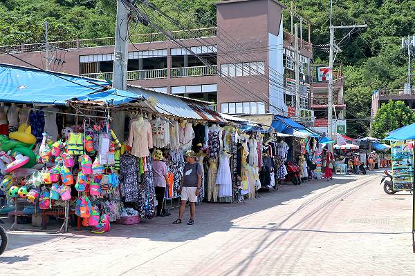 7/11 Ta Waen Beach Koh Larn
