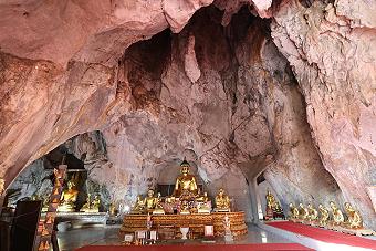Wat Tham Phra Chiang Rai
